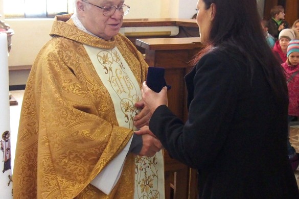 KS. ADAM GRAMATYKA Z NAJWYŻSZYM ŚLĄSKIM ODZNACZENIEM